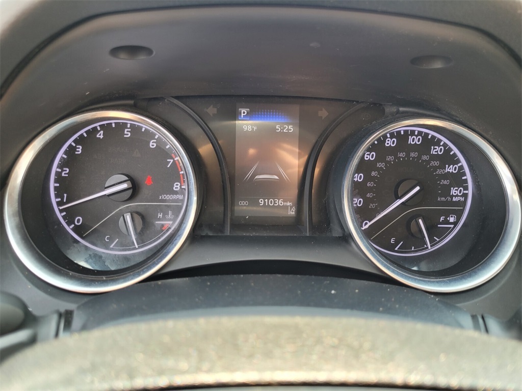2020 Toyota Camry SE photo 17