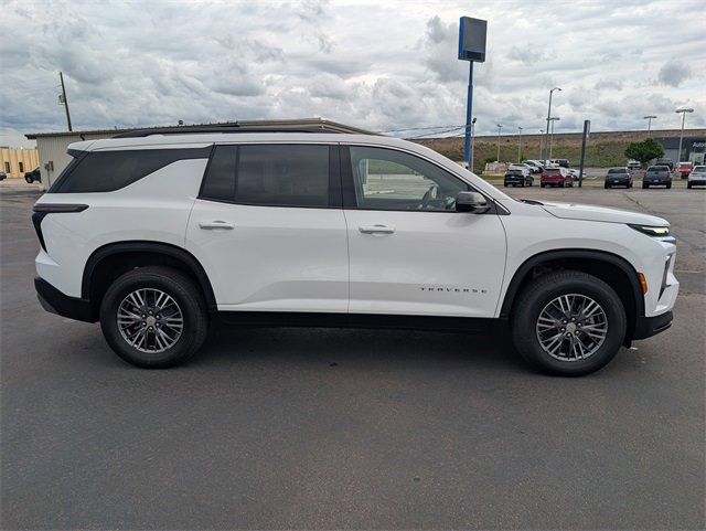 2025 Chevrolet Traverse photo 6