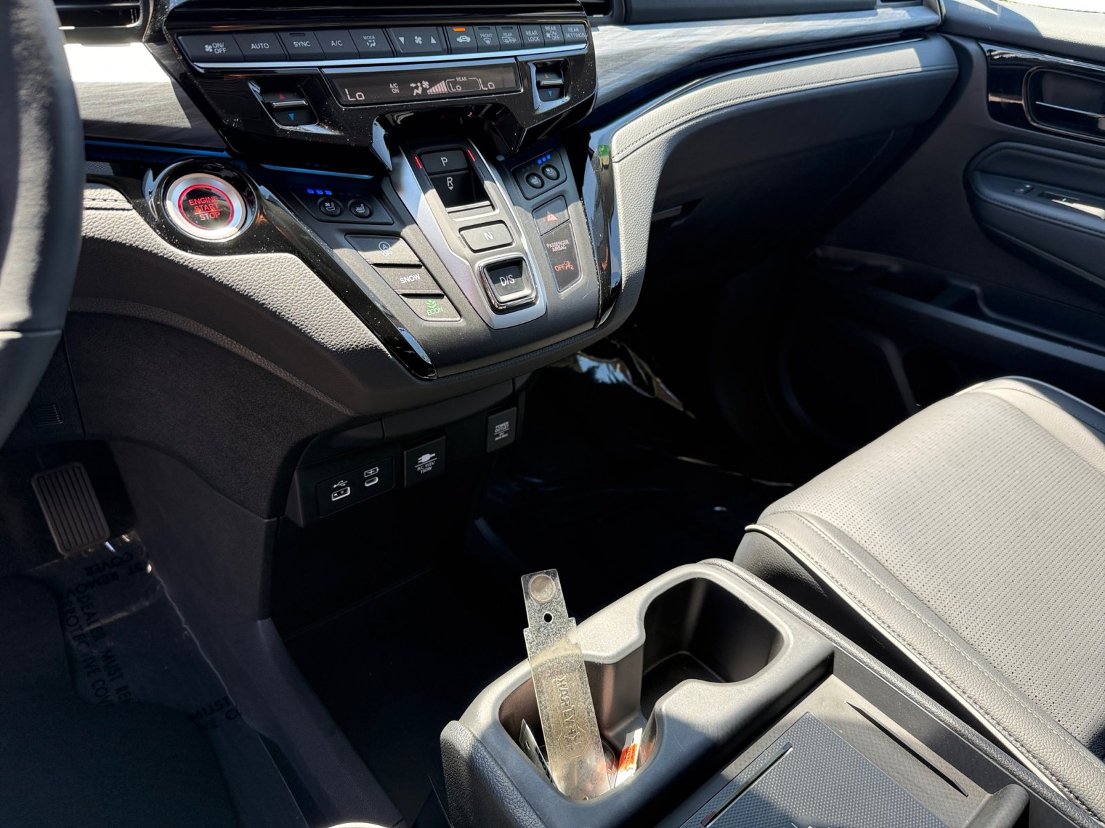 2025 Honda Odyssey Elite photo 13