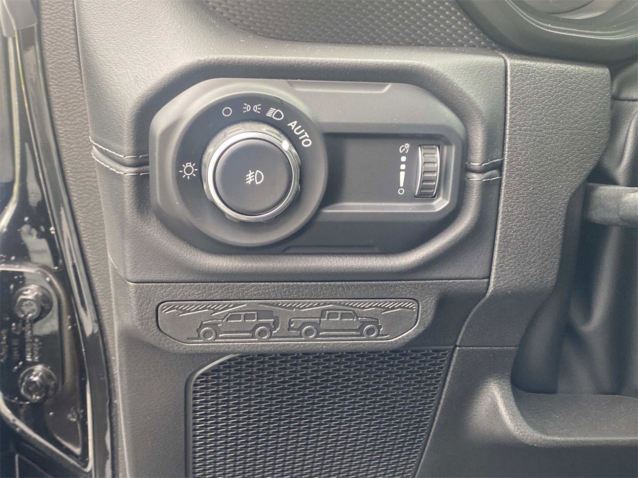 2025 Jeep Wrangler Rubicon photo 11