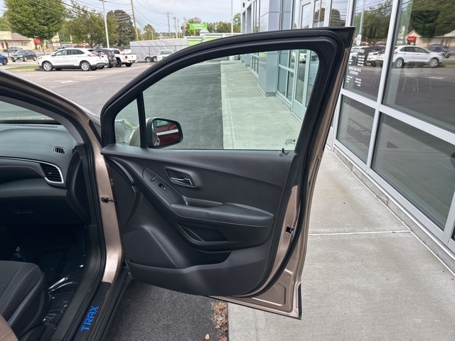 2018 Chevrolet Trax LS photo 32