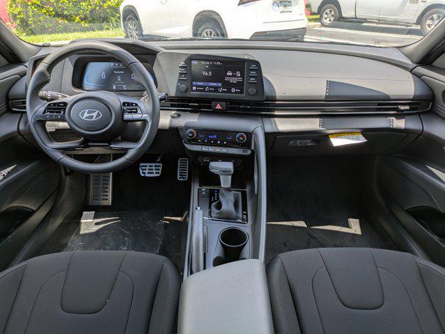 2025 Hyundai Elantra SEL Sport photo 14