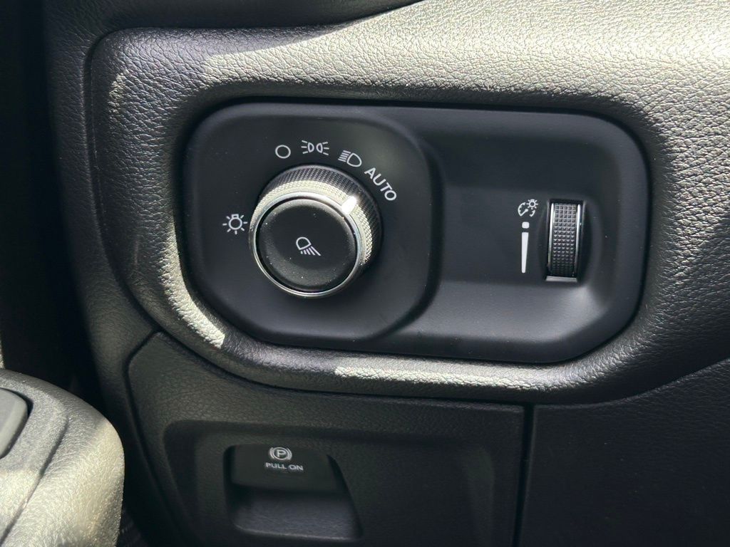 2025 Ram 1500 Tradesman photo 30