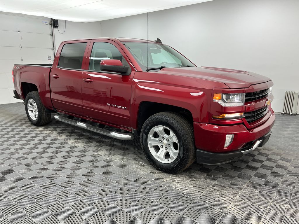 2018 Chevrolet Silverado 1500 LT photo 2