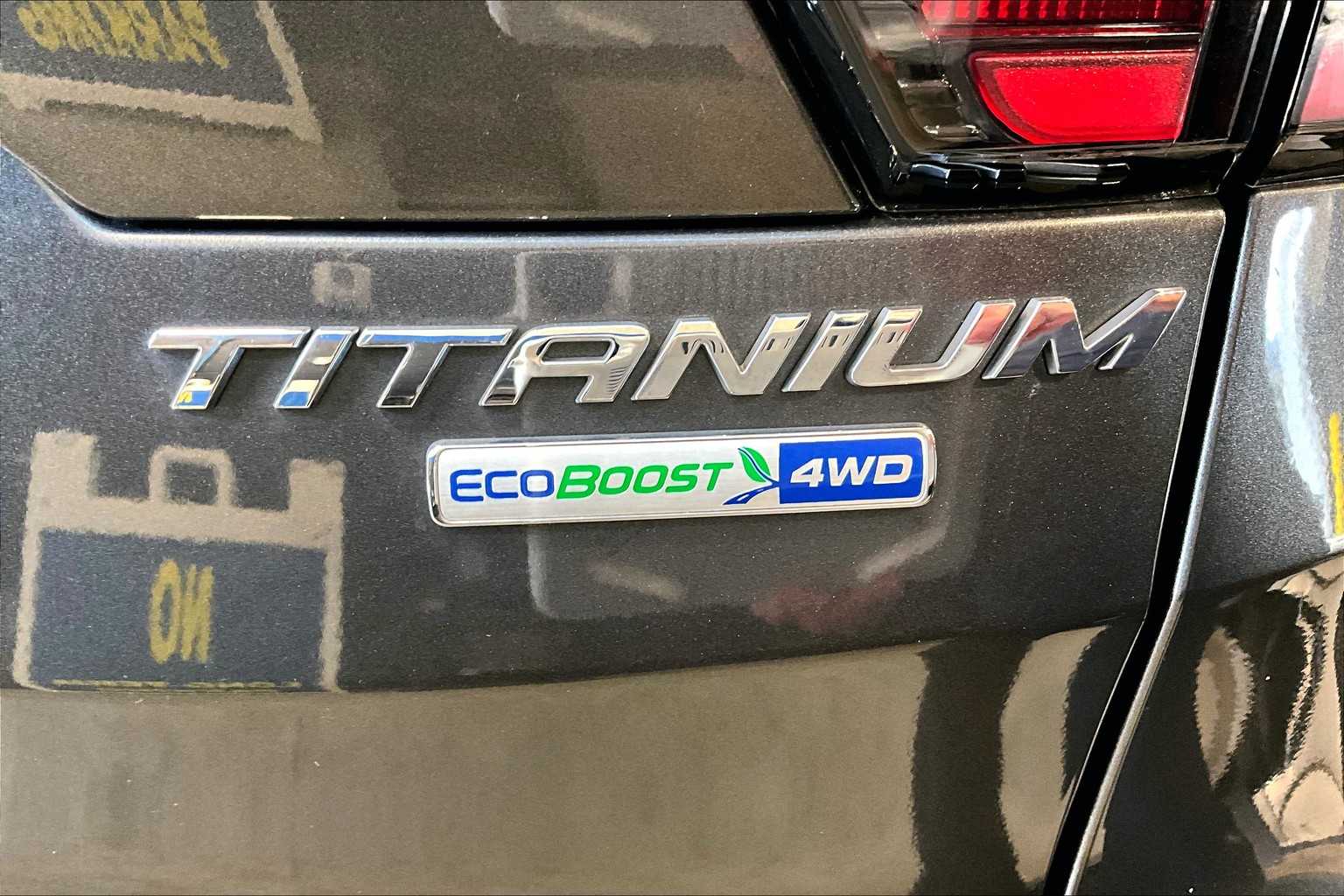 2017 Ford Escape Titanium photo 28
