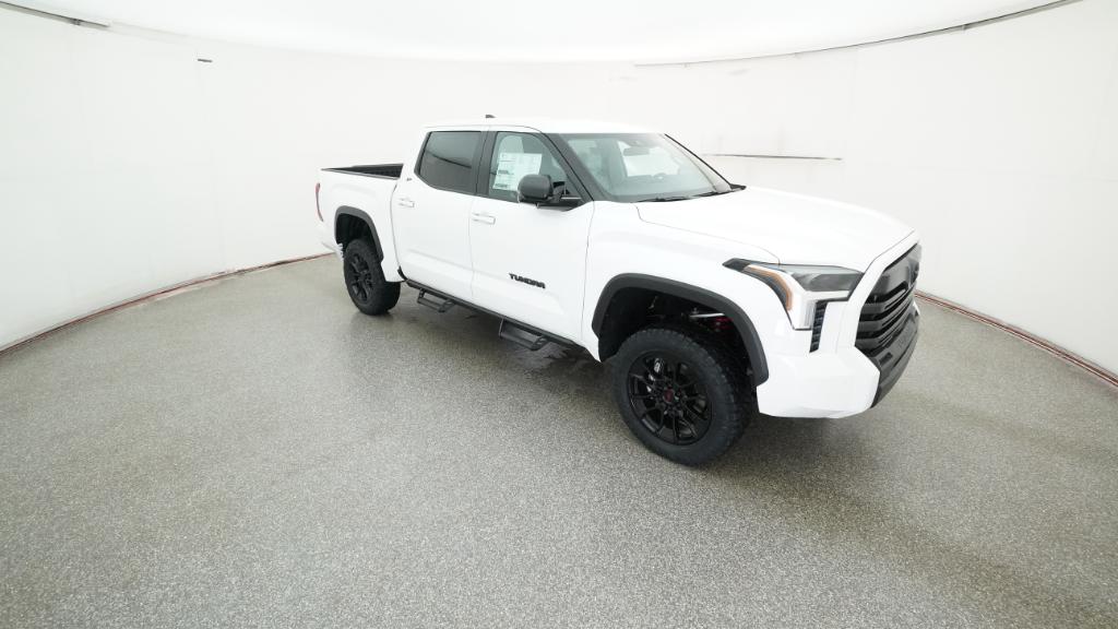 2025 Toyota Tundra SR5 CrewMax photo 24