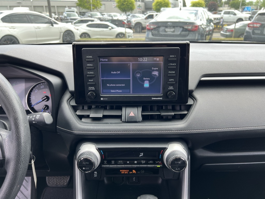 2020 Toyota RAV4 Hybrid LE photo 17