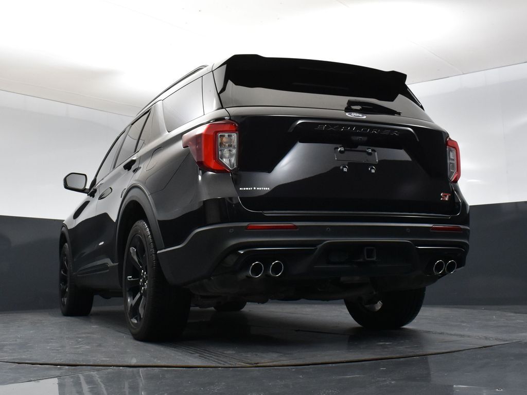2021 Ford Explorer ST photo 32