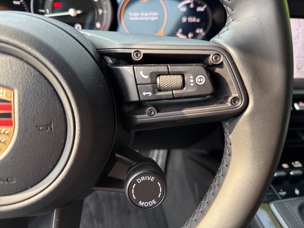 2023 Porsche 911 4 T photo 25