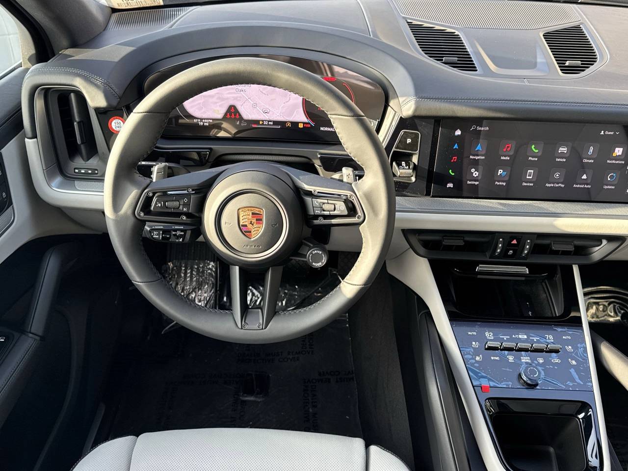 2025 Porsche Cayenne Base photo 11