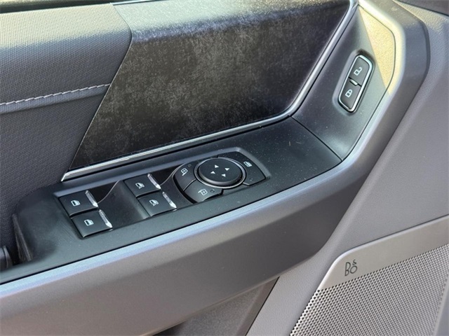 2025 Ford F-150 Lightning photo 21