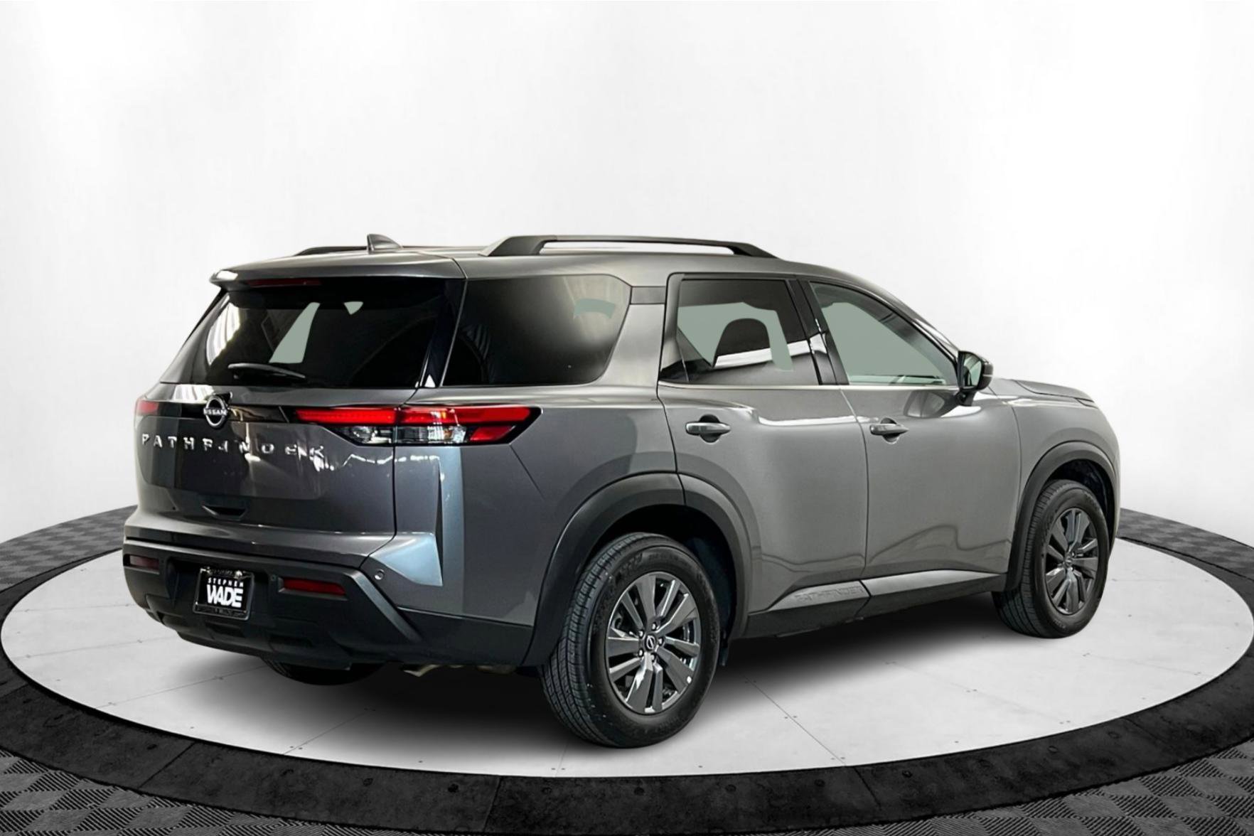 2025 Nissan Pathfinder SV photo 4