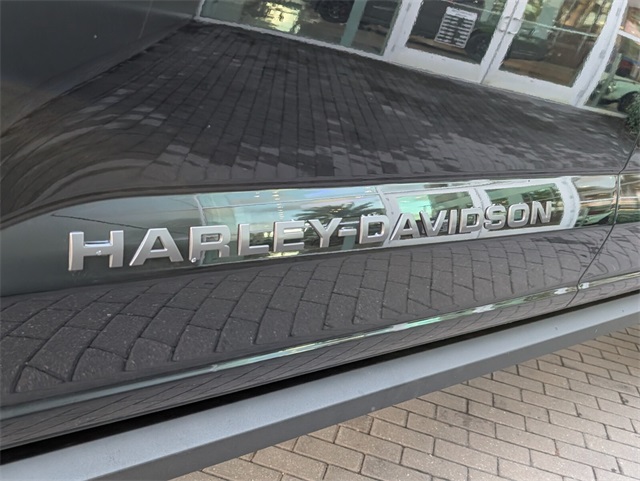 2026 Ford F-250 Lariat photo 2