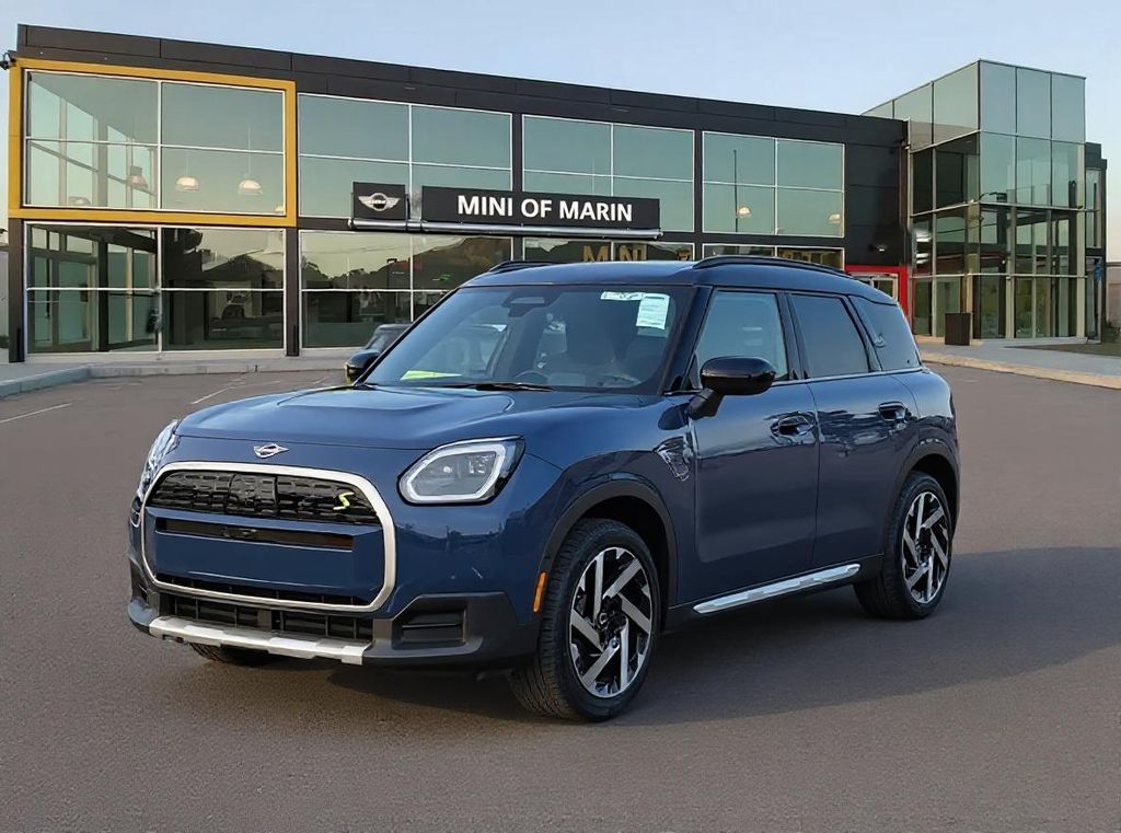 2025 MINI Countryman SE's photo