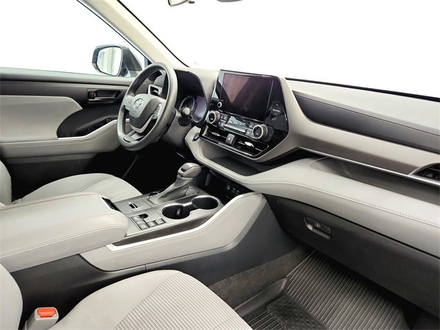 2023 Toyota Highlander L photo 25