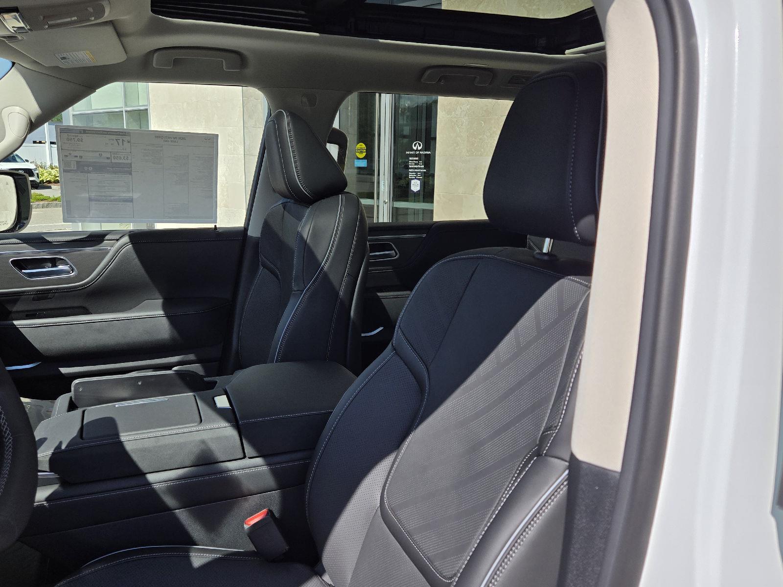 2026 Infiniti QX80 Luxe photo 6