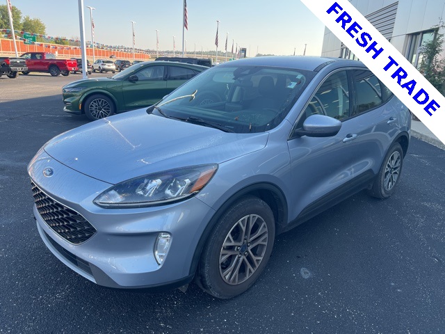 2022 Ford Escape SEL photo 3