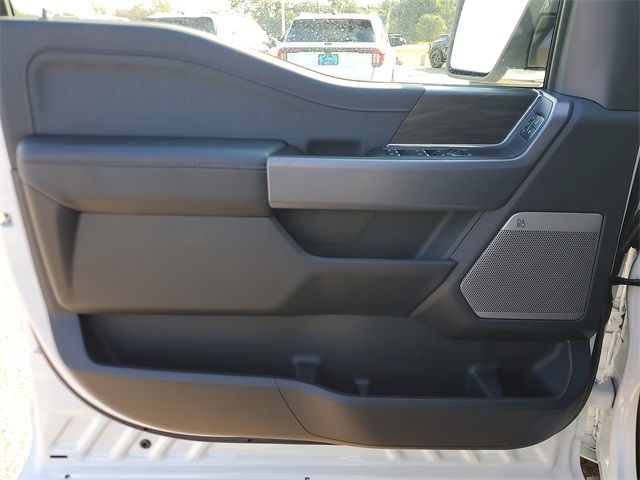 2025 Ford F-150 Lariat photo 16
