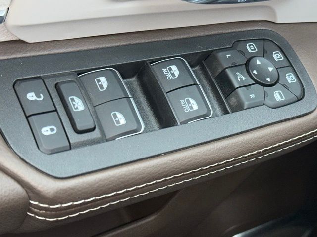2025 Ram 2500 Laramie photo 16