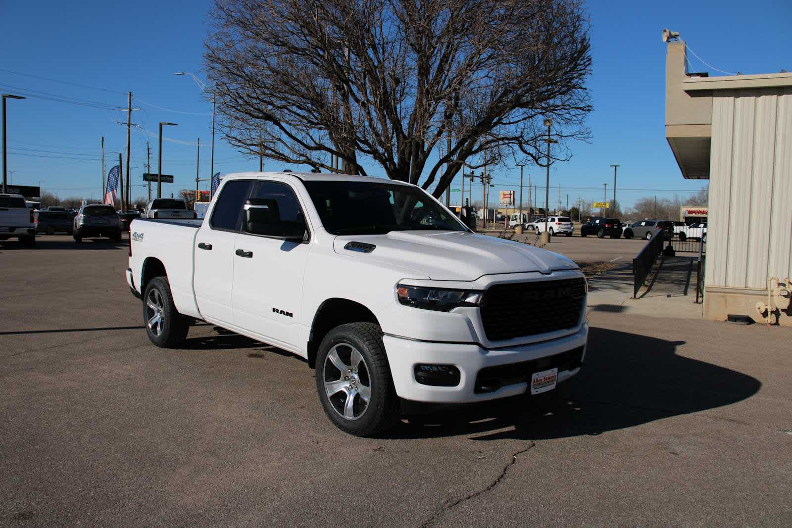 2025 Ram 1500 Tradesman photo 2