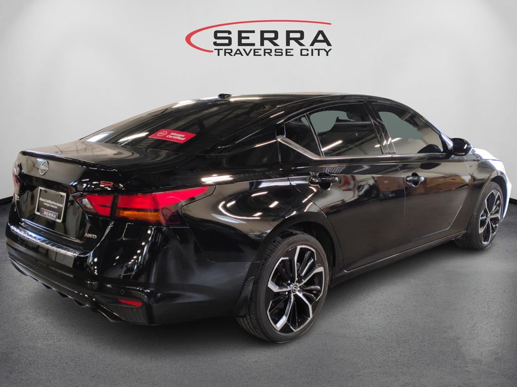2023 Nissan Altima 2.5 SR photo 5