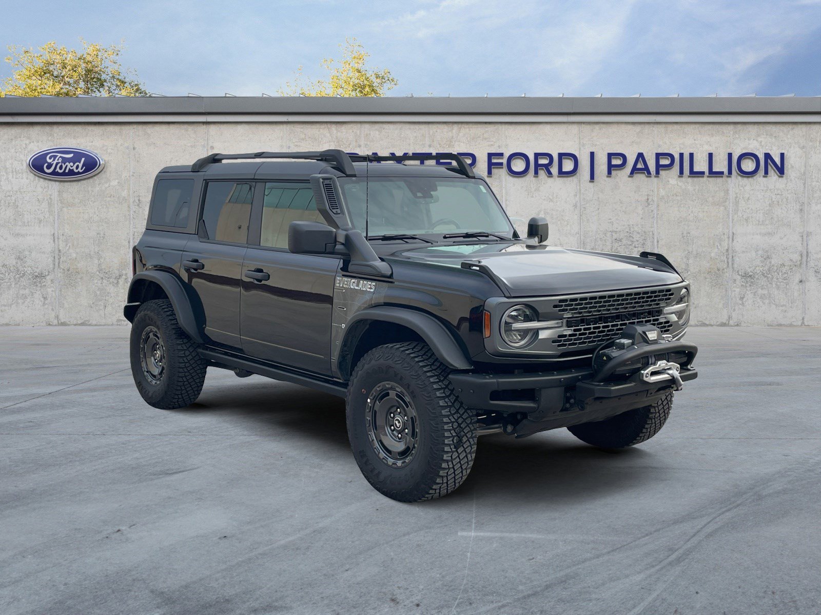2024 Ford Bronco 4-Door Everglades's photo