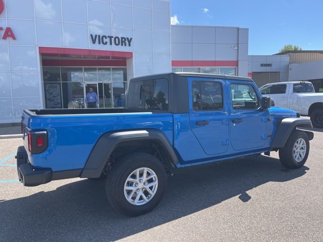 2023 Jeep Gladiator Sport photo 4