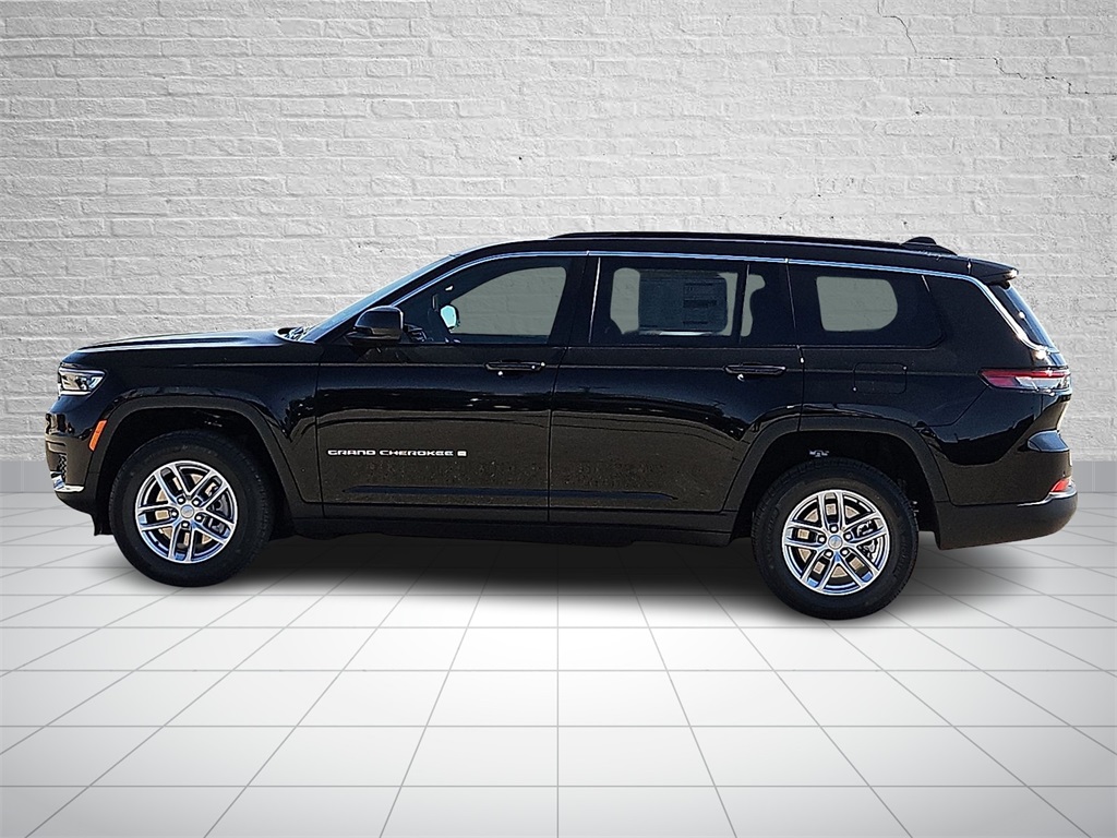 2025 Jeep Grand Cherokee Laredo photo 2
