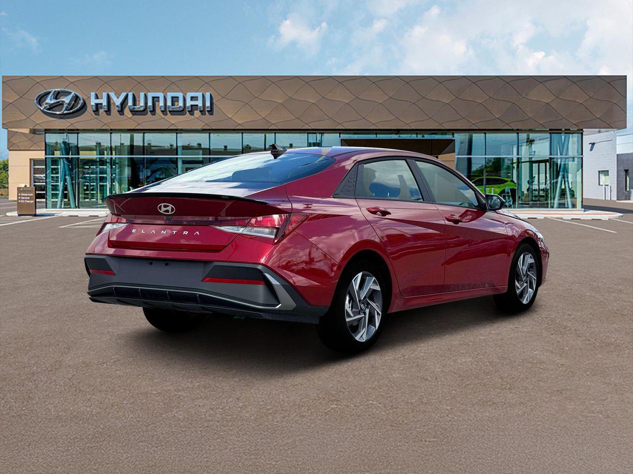 2025 Hyundai Elantra SEL Sport photo 6