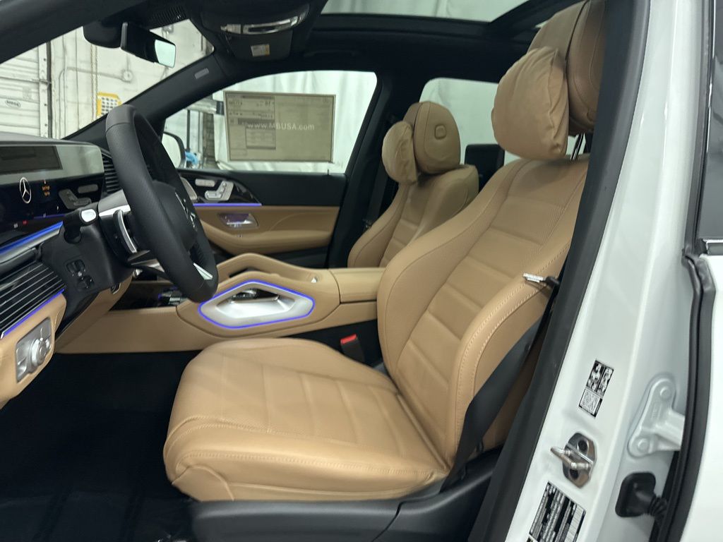 2026 Mercedes Benz GLS 580 4MATIC photo 17