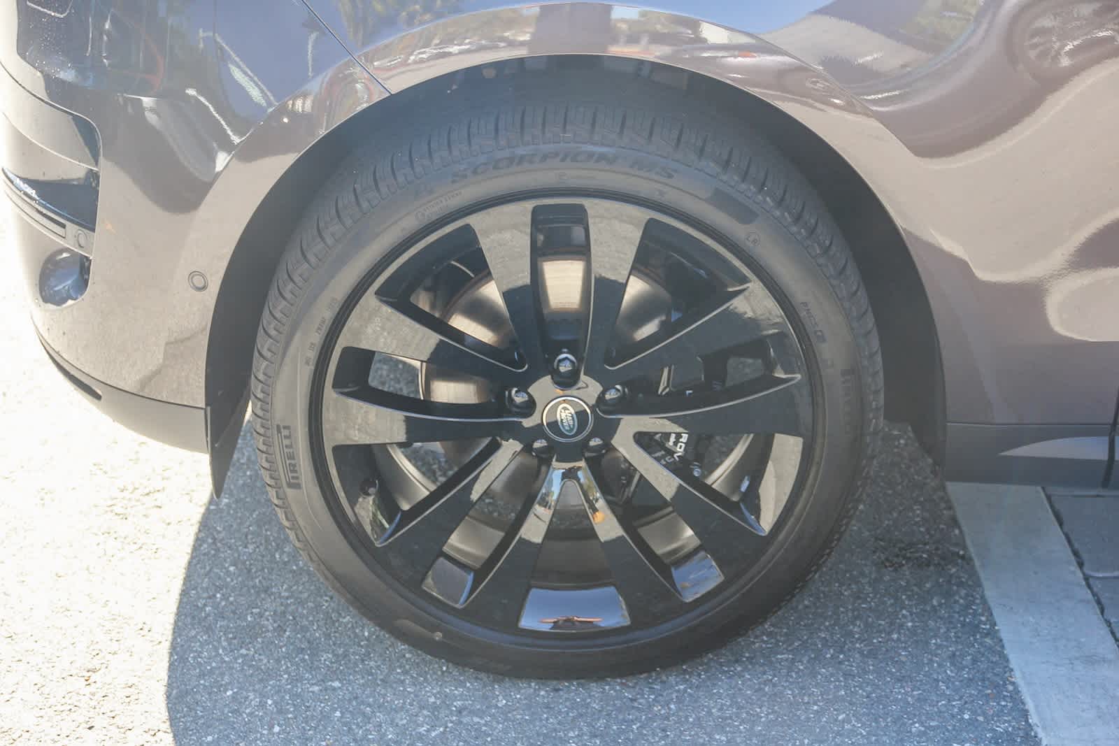 2025 Land Rover Range Rover Sport SE photo 4