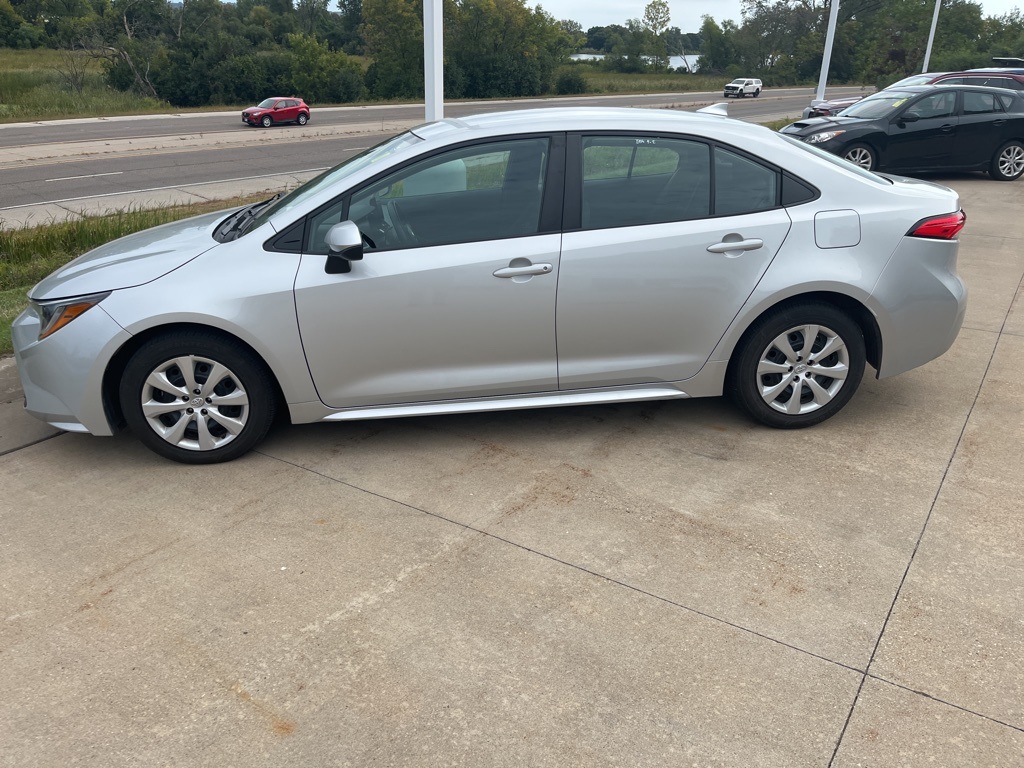 2023 Toyota Corolla LE photo 4