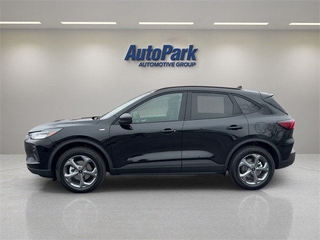 2025 Ford Escape ST-Line photo 4