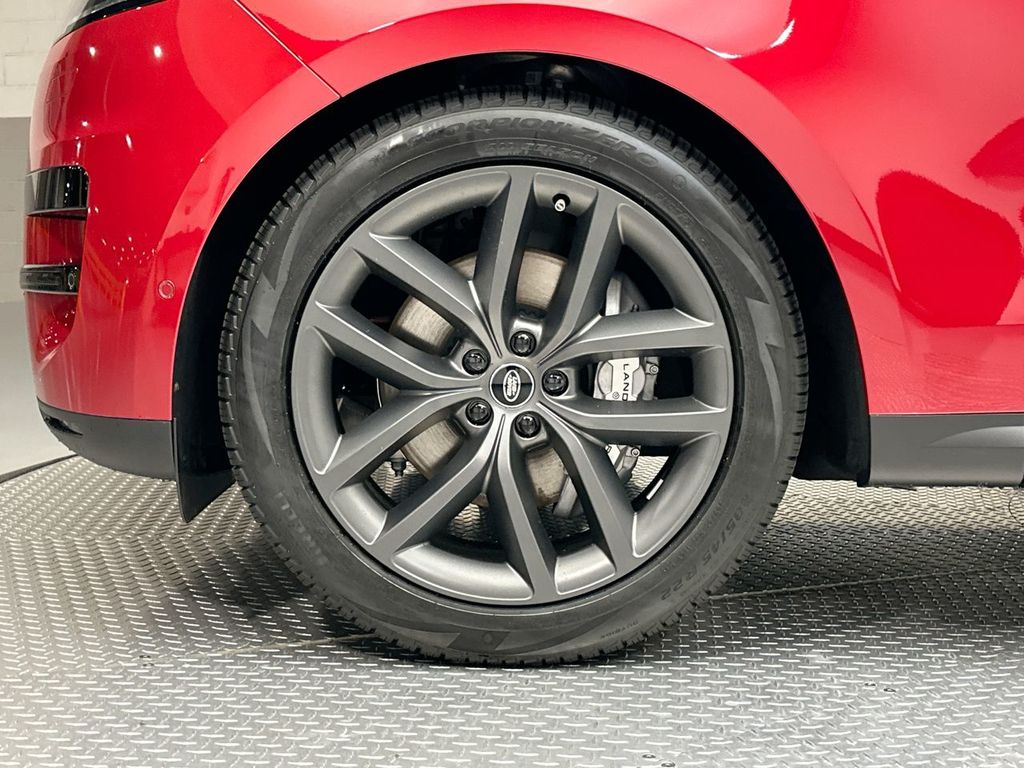 2025 Land Rover Range Rover Sport SE photo 5