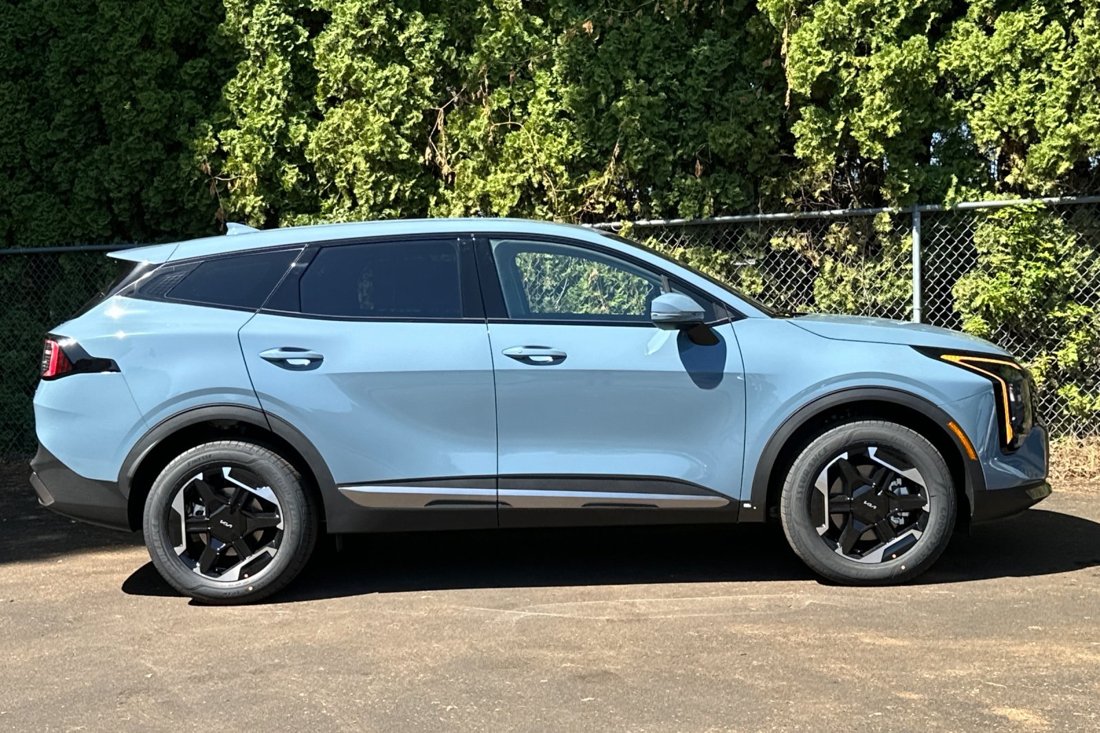 2026 Kia Sportage Hybrid S photo 2