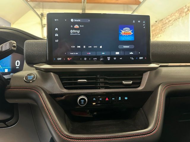 2025 Ford Explorer ST-Line photo 19