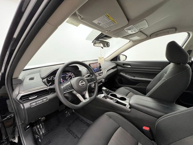 2024 Nissan Altima 2.5 SV photo 7