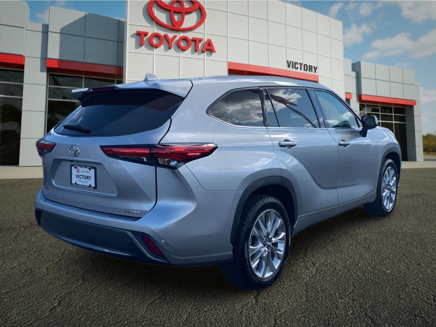 2021 Toyota Highlander Limited photo 4