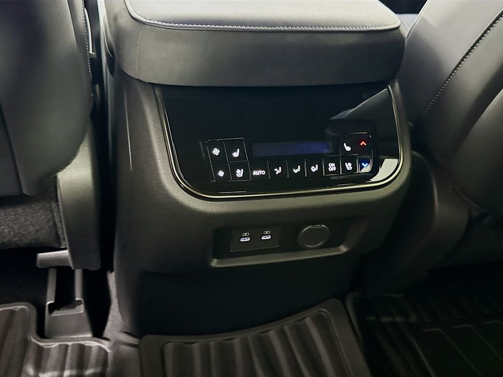 2026 Infiniti QX80 Sensory photo 28