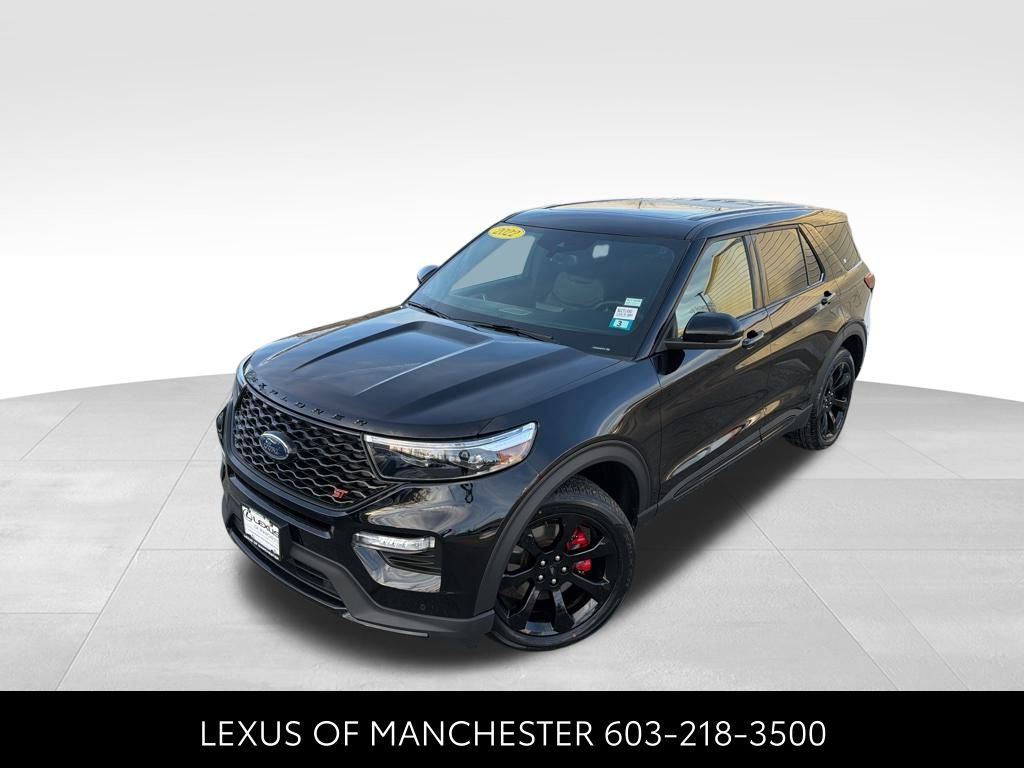 2022 Ford Explorer ST's photo