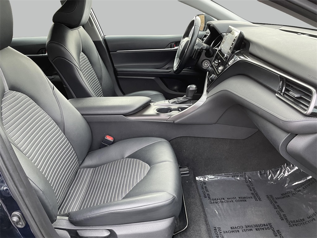 2022 Toyota Camry SE photo 12