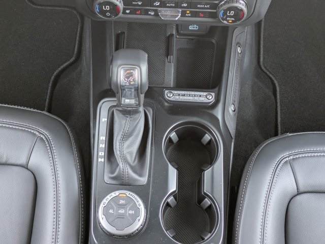 2025 Ford Bronco Outer Banks photo 20
