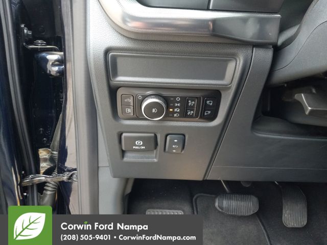 2025 Ford F-150 Lariat photo 12
