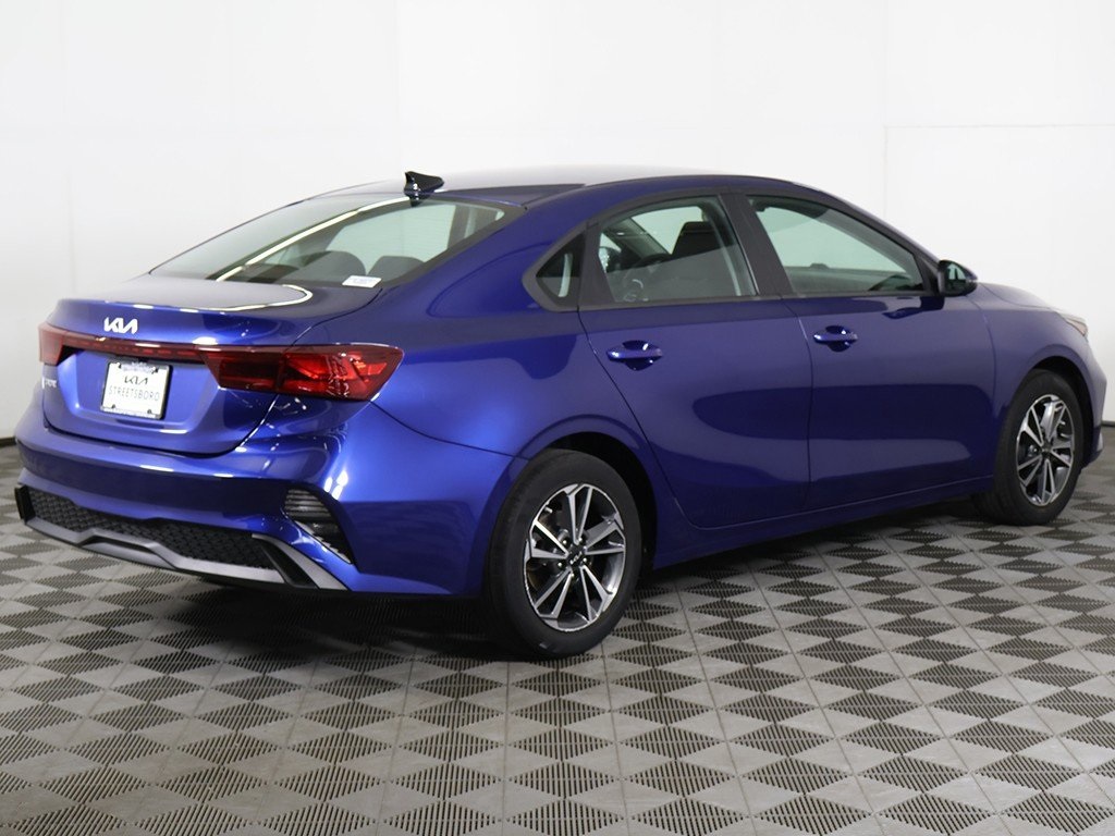 2023 Kia Forte LXS photo 9