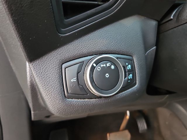 2019 Ford Escape S photo 19