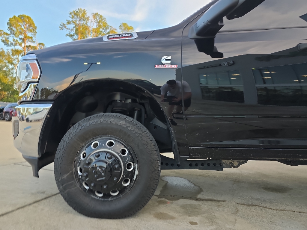2024 Ram 3500 Tradesman photo 3