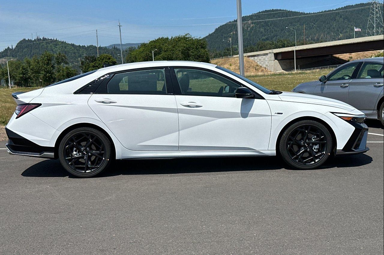 2025 Hyundai Elantra N Line photo 2