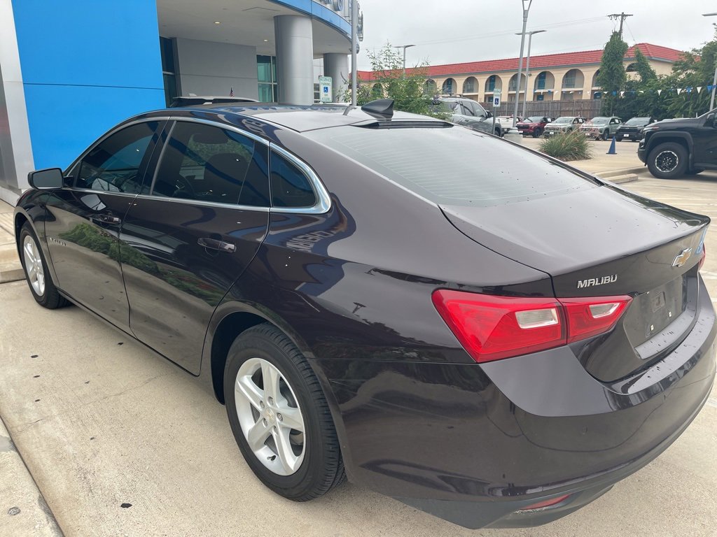 2021 Chevrolet Malibu LS photo 4