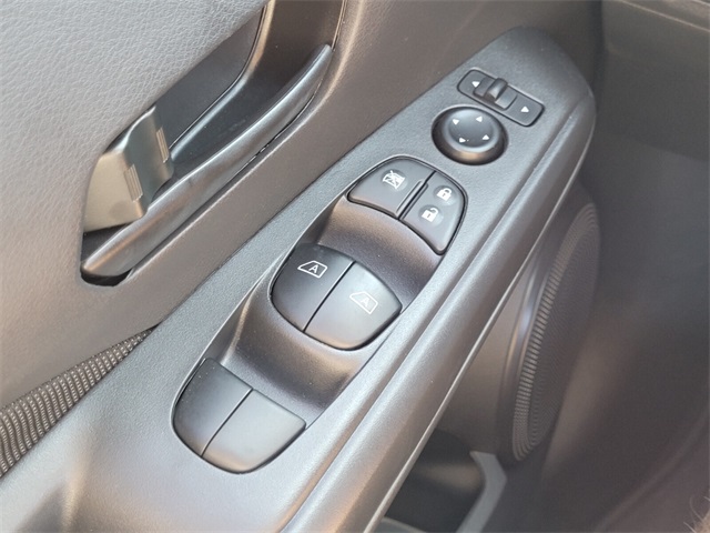2024 Nissan Kicks S photo 23