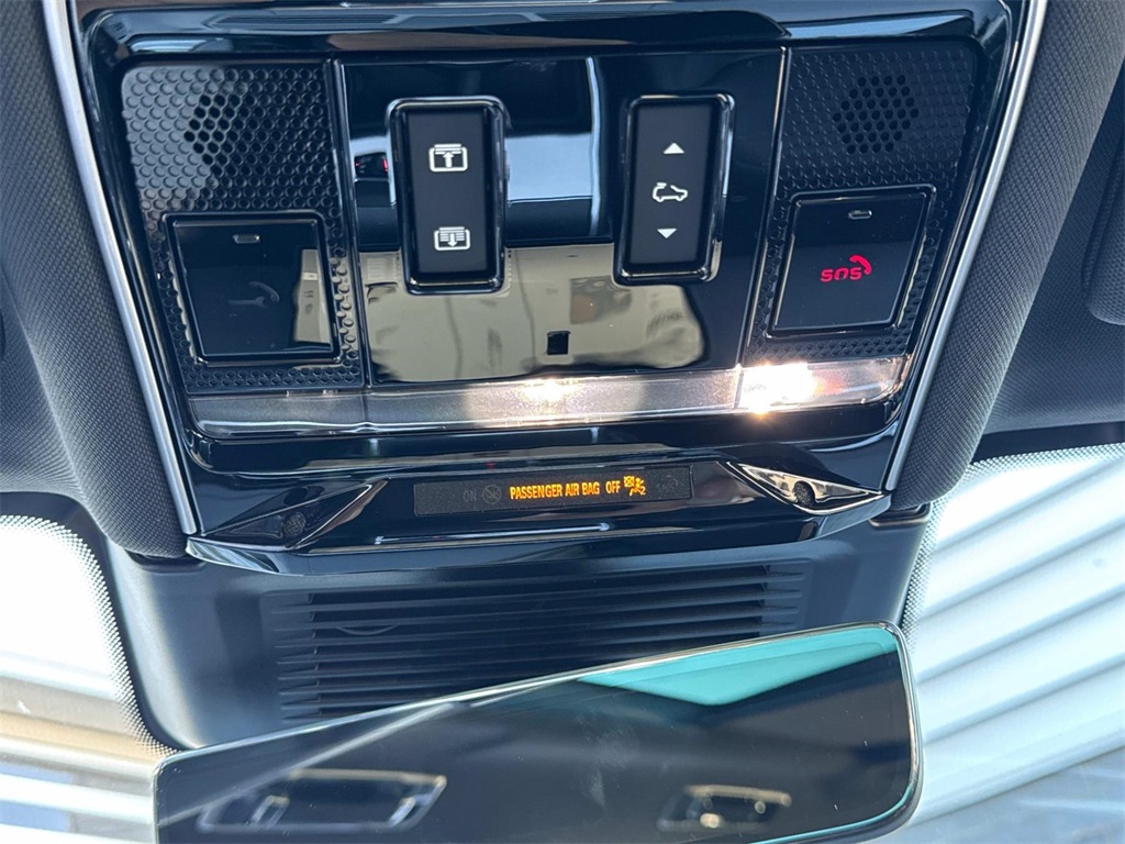 2025 Land Rover Range Rover SE photo 21